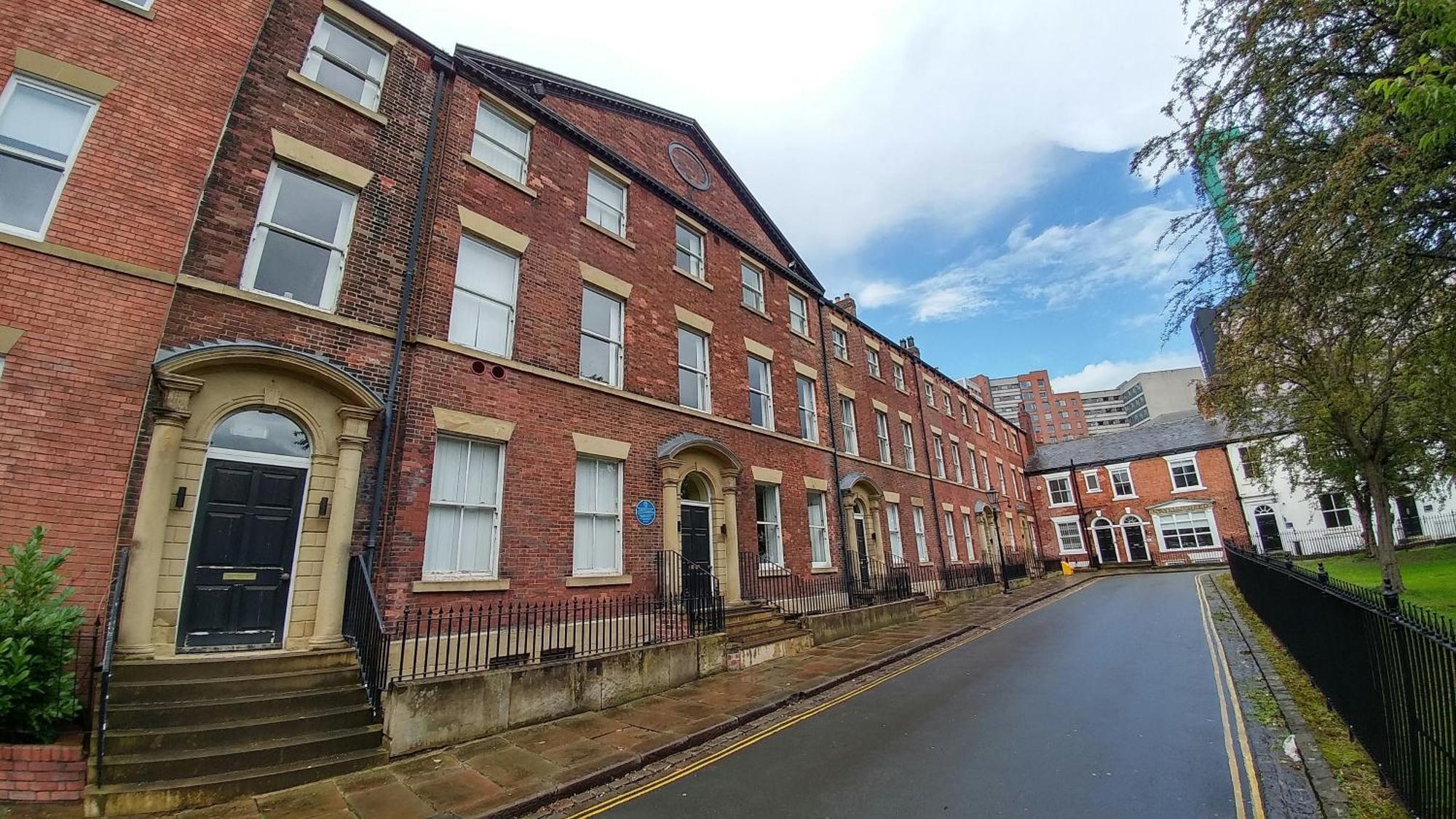 Stunning King Suite Apartment In The Heart Of Leeds City Center Bagian luar foto