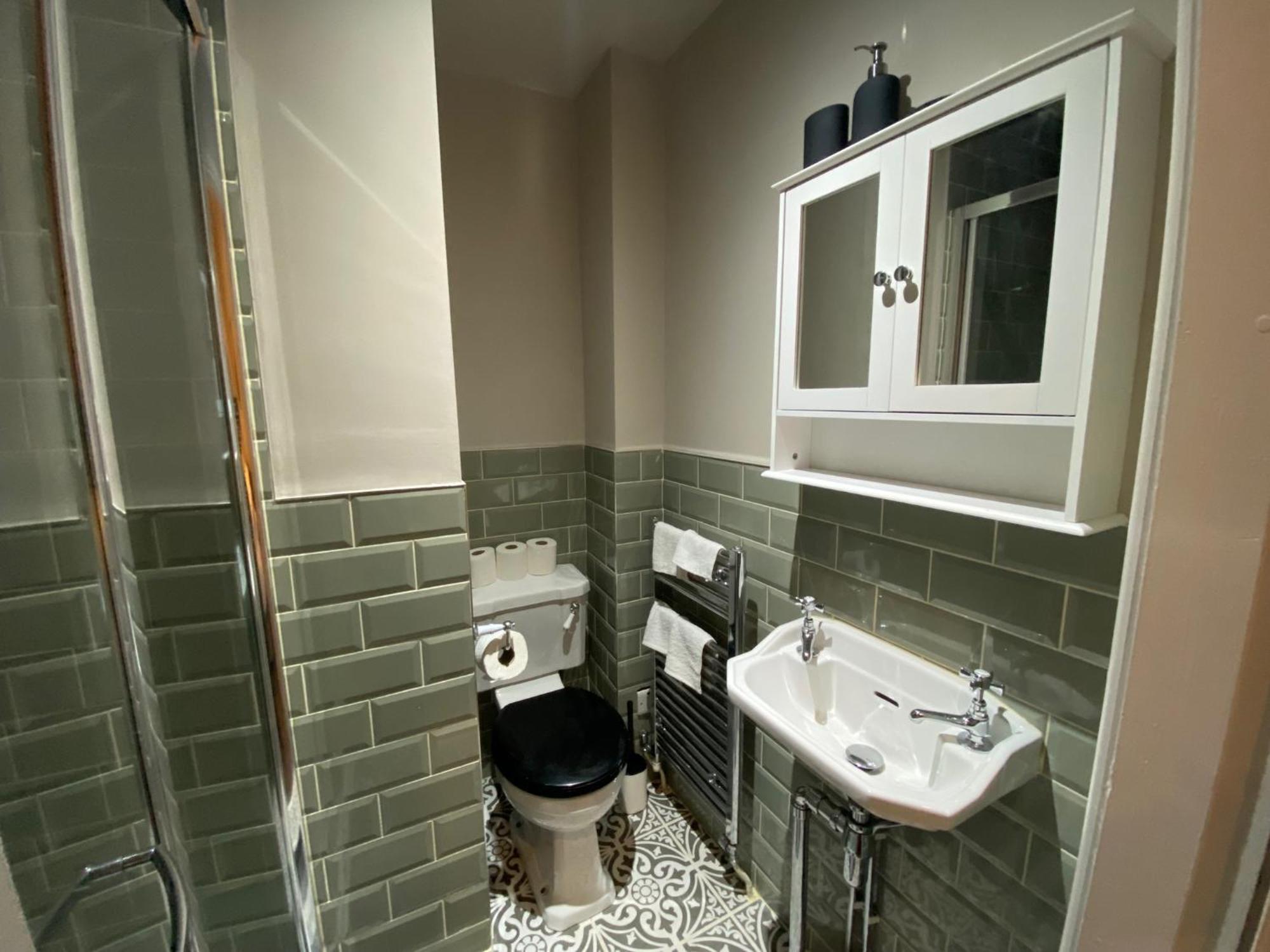 Stunning King Suite Apartment In The Heart Of Leeds City Center Bagian luar foto